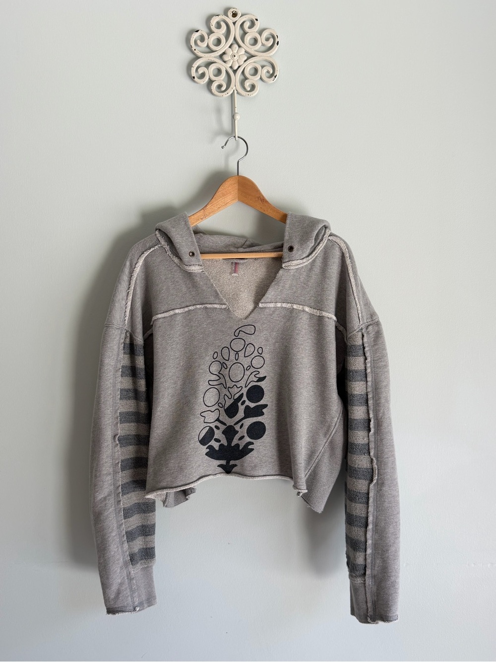 Free People movement “Nights Like This” Oversized Cropped Hoodie. L. Big Corm